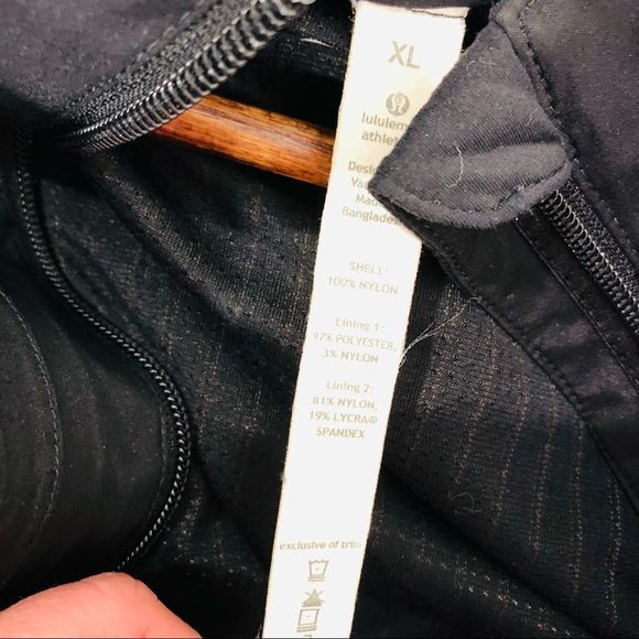 LULULEMON Men’s Black/Grey Lightweight Sprint Jacket size X-Large - Picture 7 of 7